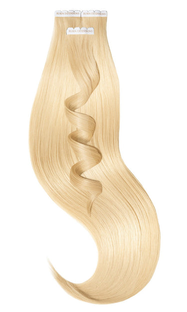 Frontalansicht der unsichtbaren Tape-In Extensions in Honigblond, Excellence Line, 35–55 cm – Rubin Extensions®