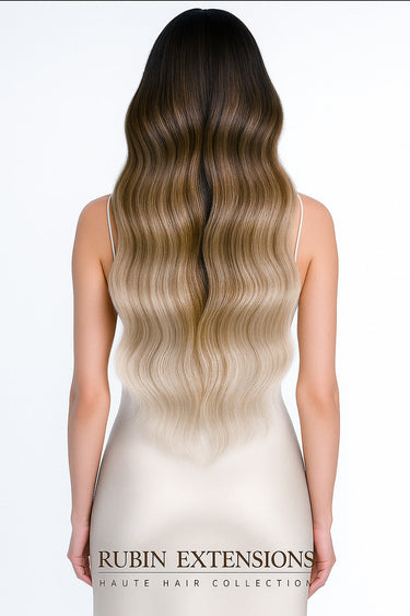 Frau mit langem, dichtem Echthaar in Schoko-Dunkelbraun & Silberblond dank unsichtbarer Tape-in Extensions – Rubin Extensions®