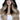 Model mit Clip-in Extensions in Schwarz & Silberblond, Lifestyle-Aufnahme – Rubin Extensions®