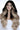 Model mit Clip-in Extensions in Schwarz & Silberblond, Lifestyle-Aufnahme – Rubin Extensions®