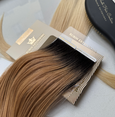 Produktdetail der Tape-In Extensions Invisible Line im Farbton Hellbraun-Karamell – Rubin Extensions®